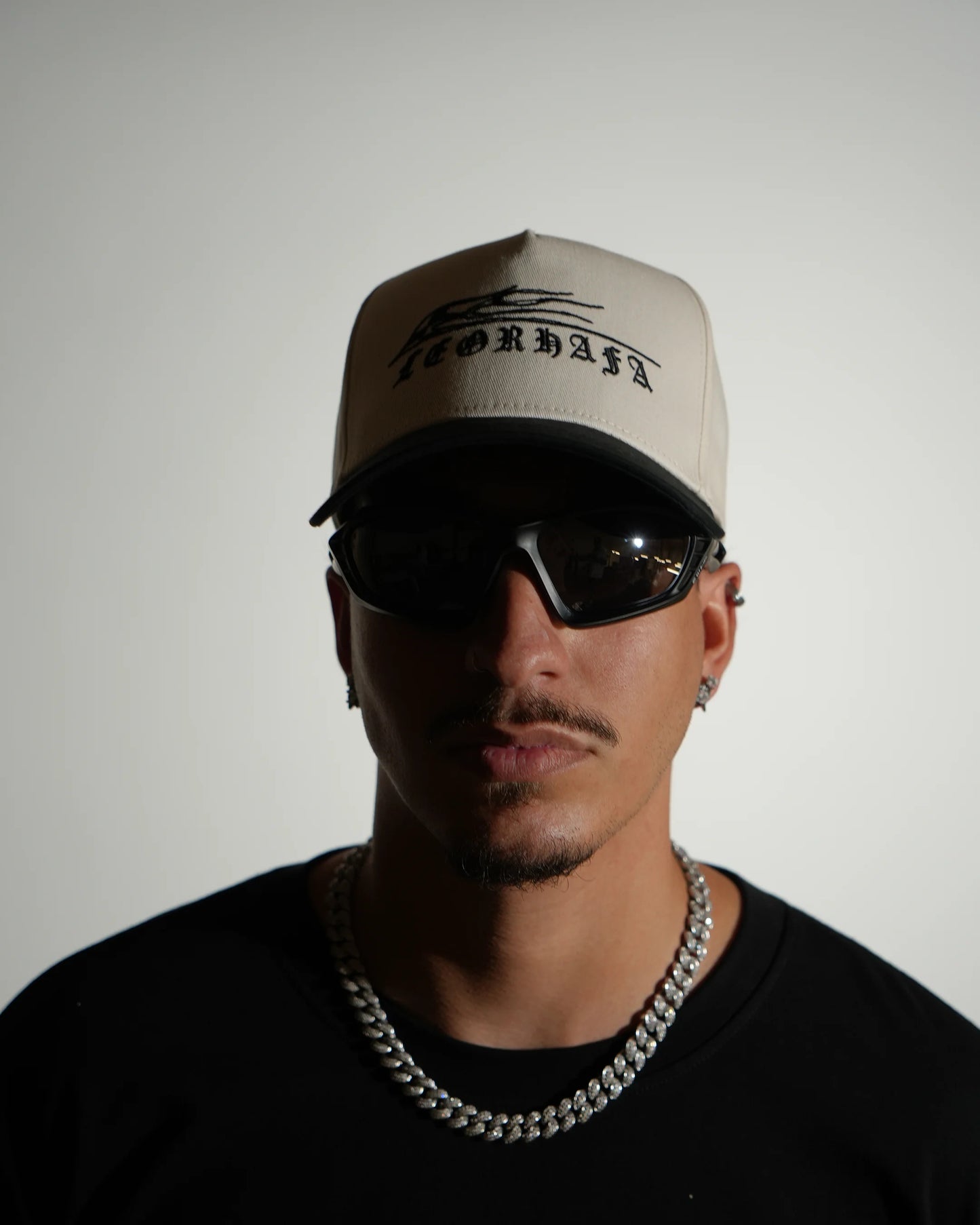 VICTORY LAP CAP